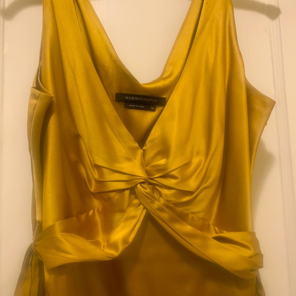 BCBG MAXAZRIA gold silk sleeveless blouse
